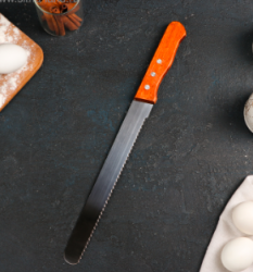 Изображение Нож для бисквита крупные зубцы, рабочая поверхность 35 см, деревянная ручка